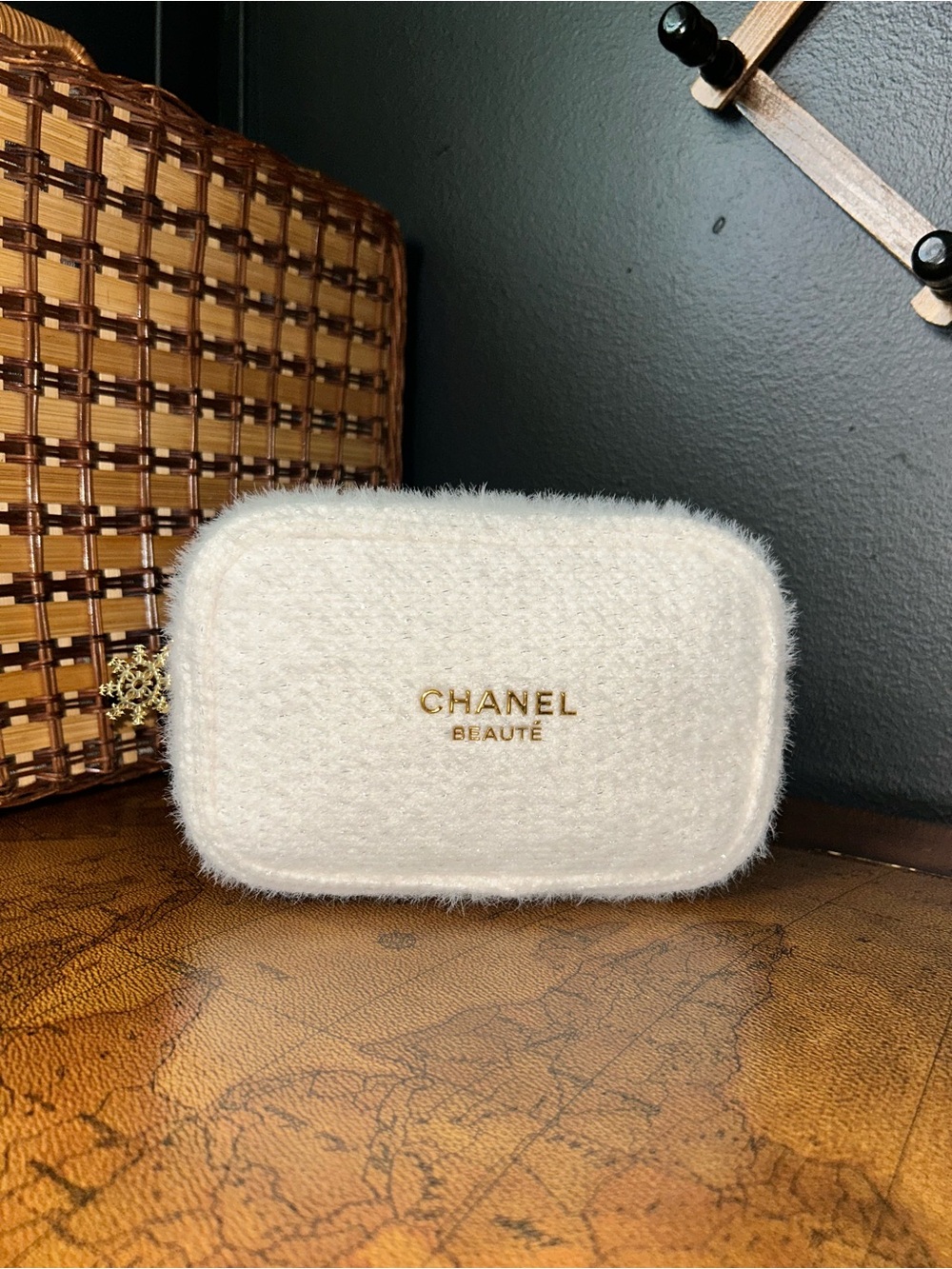 CHANEL Beauté White Holiday 2024 Limited Edition Cosmetic Pouch
